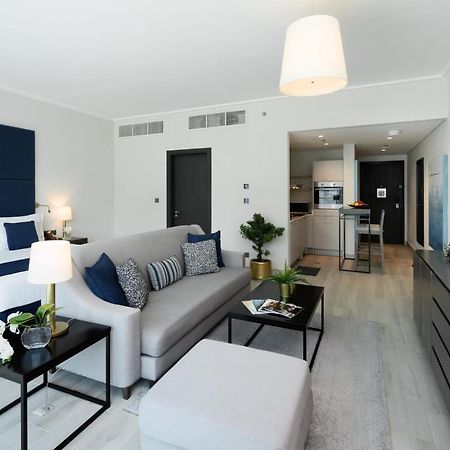 Centara West Bay Hotel & Residences Doha Exterior photo Studio apartment in Dubai