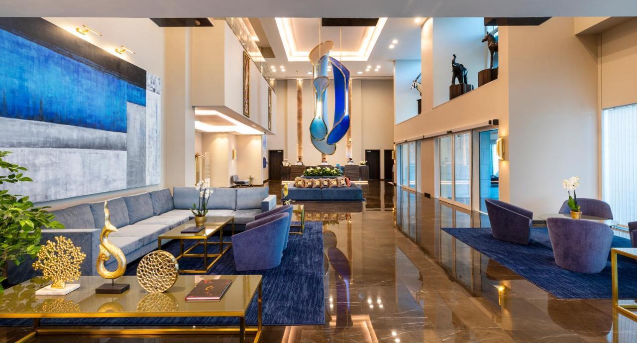 Centara West Bay Hotel & Residences Doha Exterior photo The interior of the lounge
