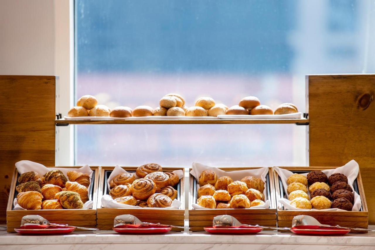 Centara West Bay Hotel & Residences Doha Exterior photo Bakery items