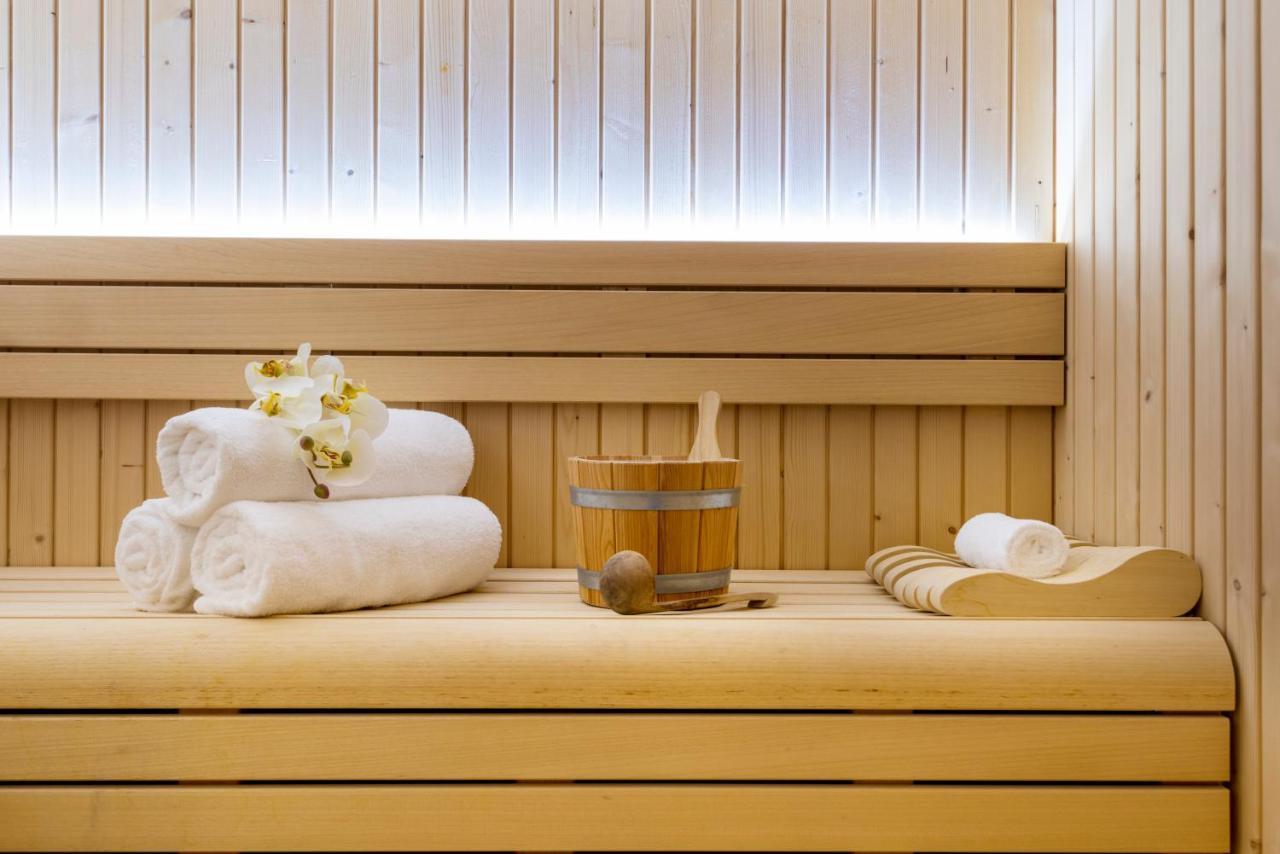 Centara West Bay Hotel & Residences Doha Exterior photo Sauna accessories